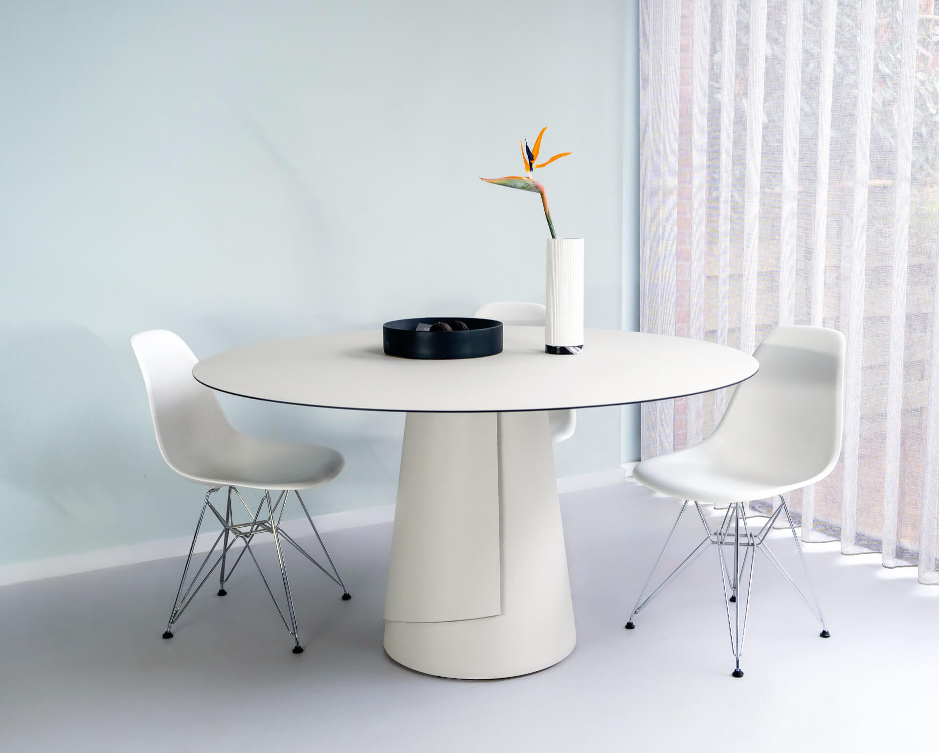 Marc Th. van der Voorn | Dine table