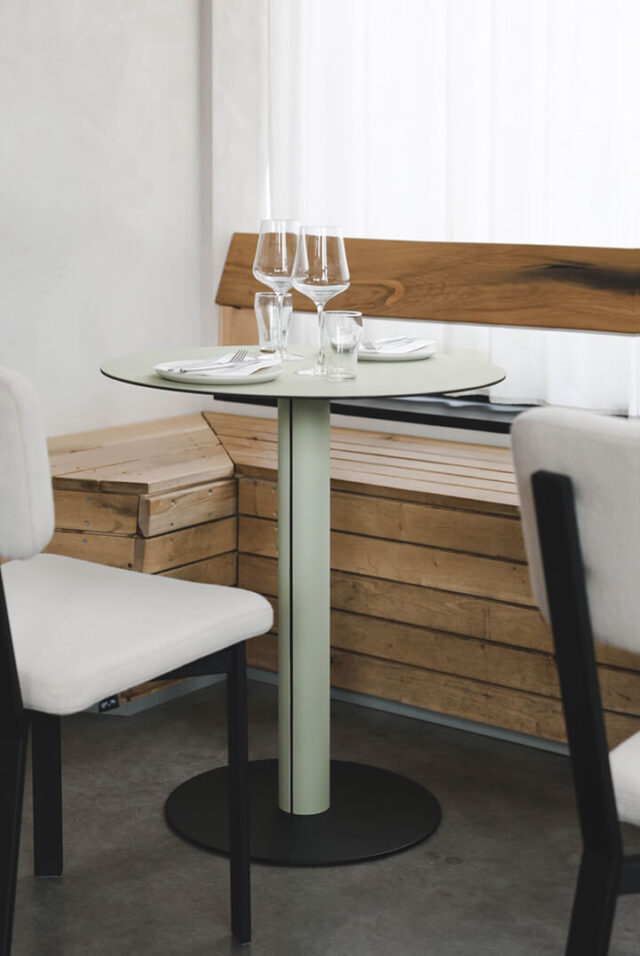 Serve bistro table